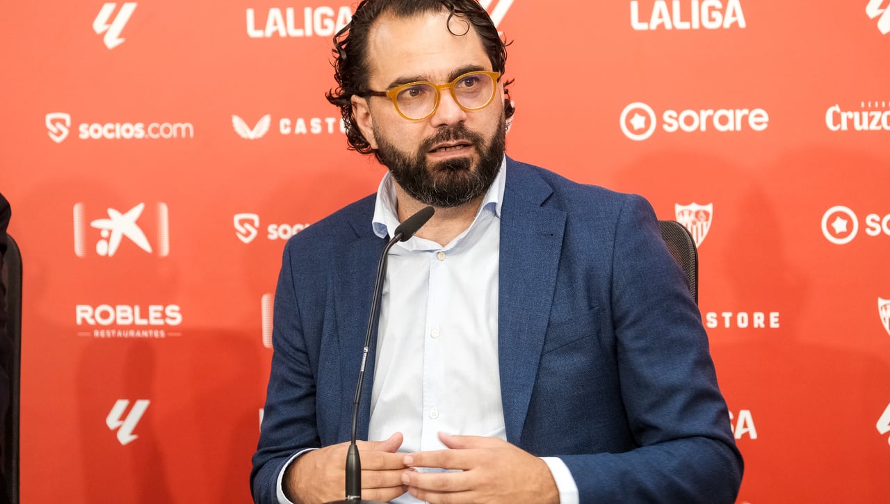 Último día de mercado en el Sevilla: oficial el adiós del Papu, Rafa Mir se acerca al Milán