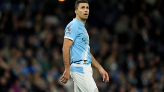 Incertidumbre con la lesión de Rodri y Guardiola no despeja las dudas: "Está mejorando, pero no sé cuánto le falta"