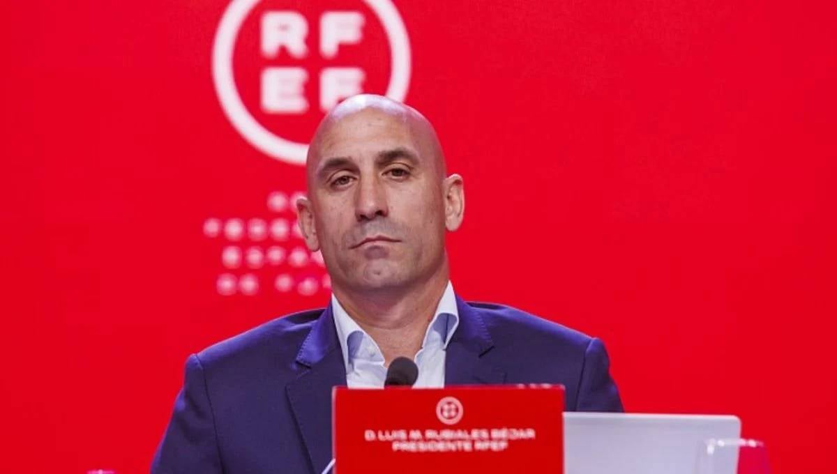 La madre de Rubiales se encierra en una iglesia y se declara en huelga de hambre