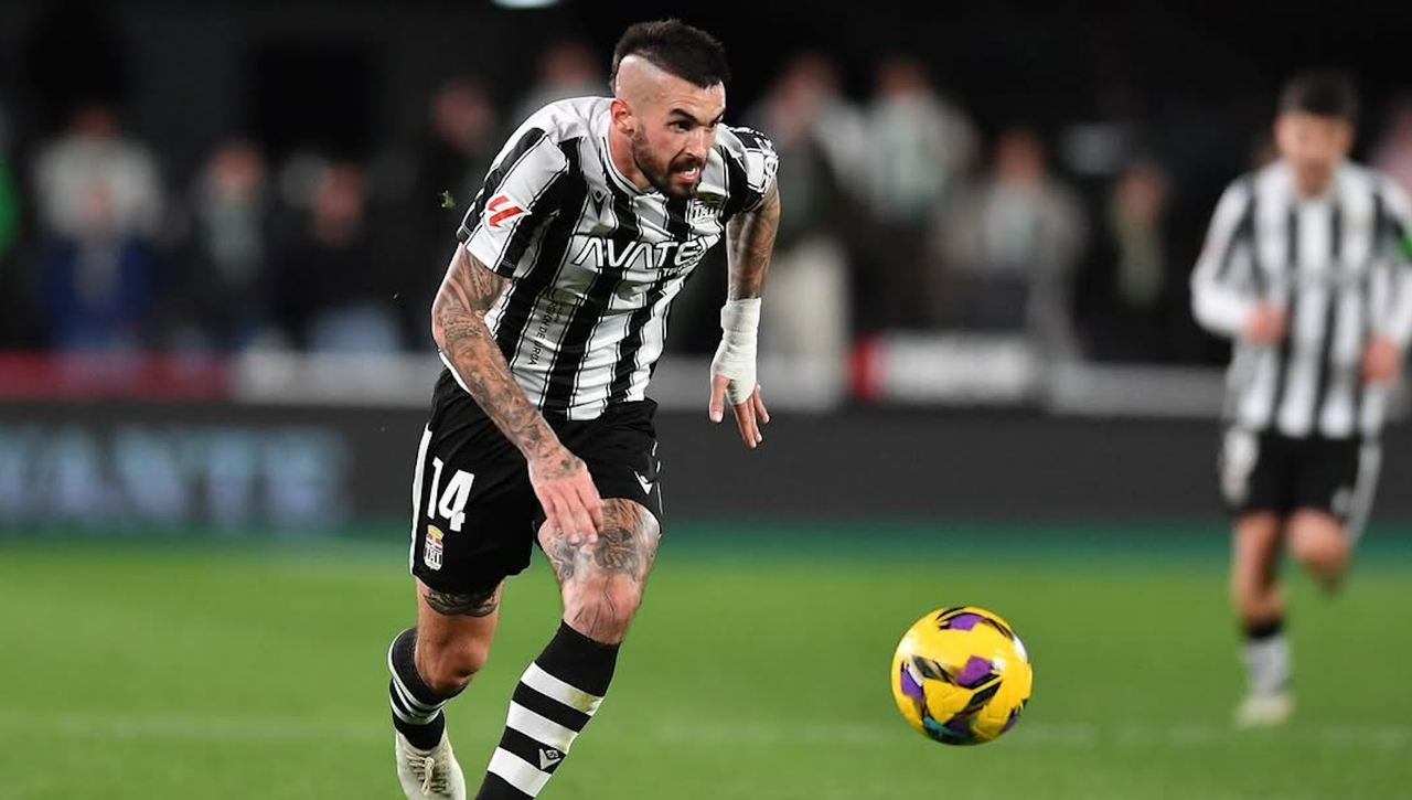 Zaragoza, Málaga y Sporting de Gijón pelean por un fichaje