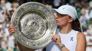 Swiatek supera su último trauma y Anisimova 'culpa' a su madre