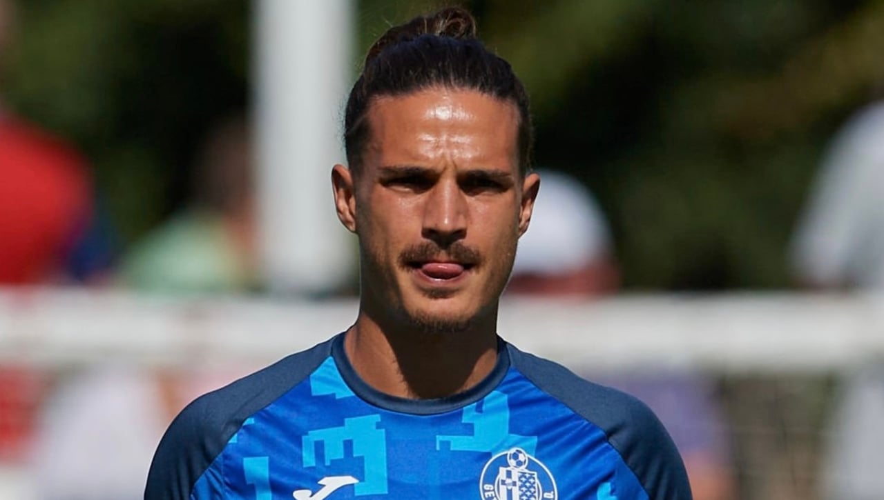 El Real Oviedo consigue un fichaje "marcado" para el centro del campo