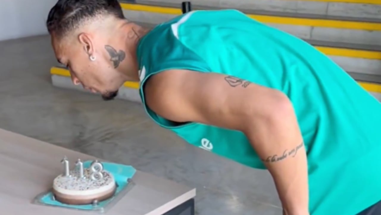 El Zamora se acuerda del Betis en su cumpleaños y les llama "tiesos"