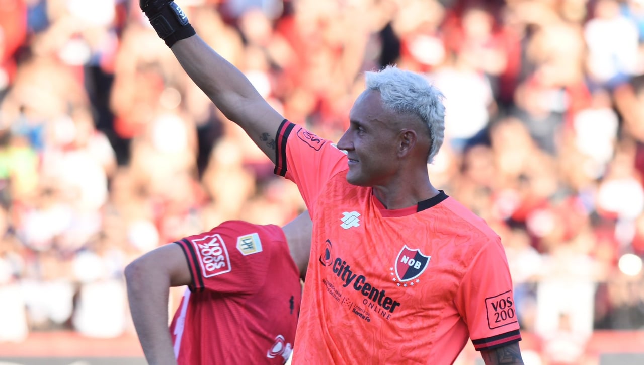 Keylor Navas recupera su mejor versión en la portería de Newell's 