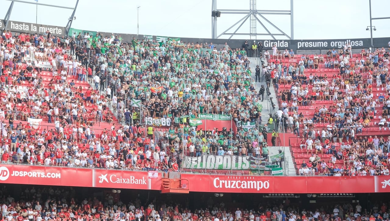 El sorprendente gesto que muestra el enfado de la afición del Betis 
