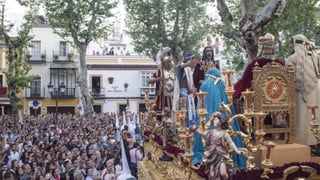 Restaurantes y bares en Sevilla para comer y ver procesiones de Semana Santa gratis