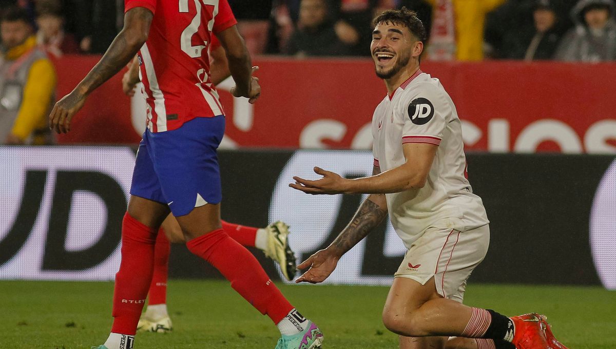 La agresión sin balón que no vio el árbitro ni el VAR en el Sevilla - Atlético