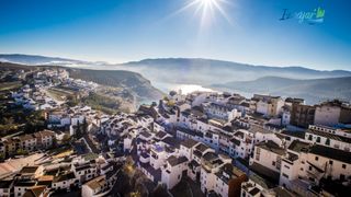 Este pueblo andaluz es el más bonito de España según National Geographic
