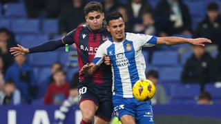 El Betis adelanta al Sevilla en la pugna por la revelación de Segunda