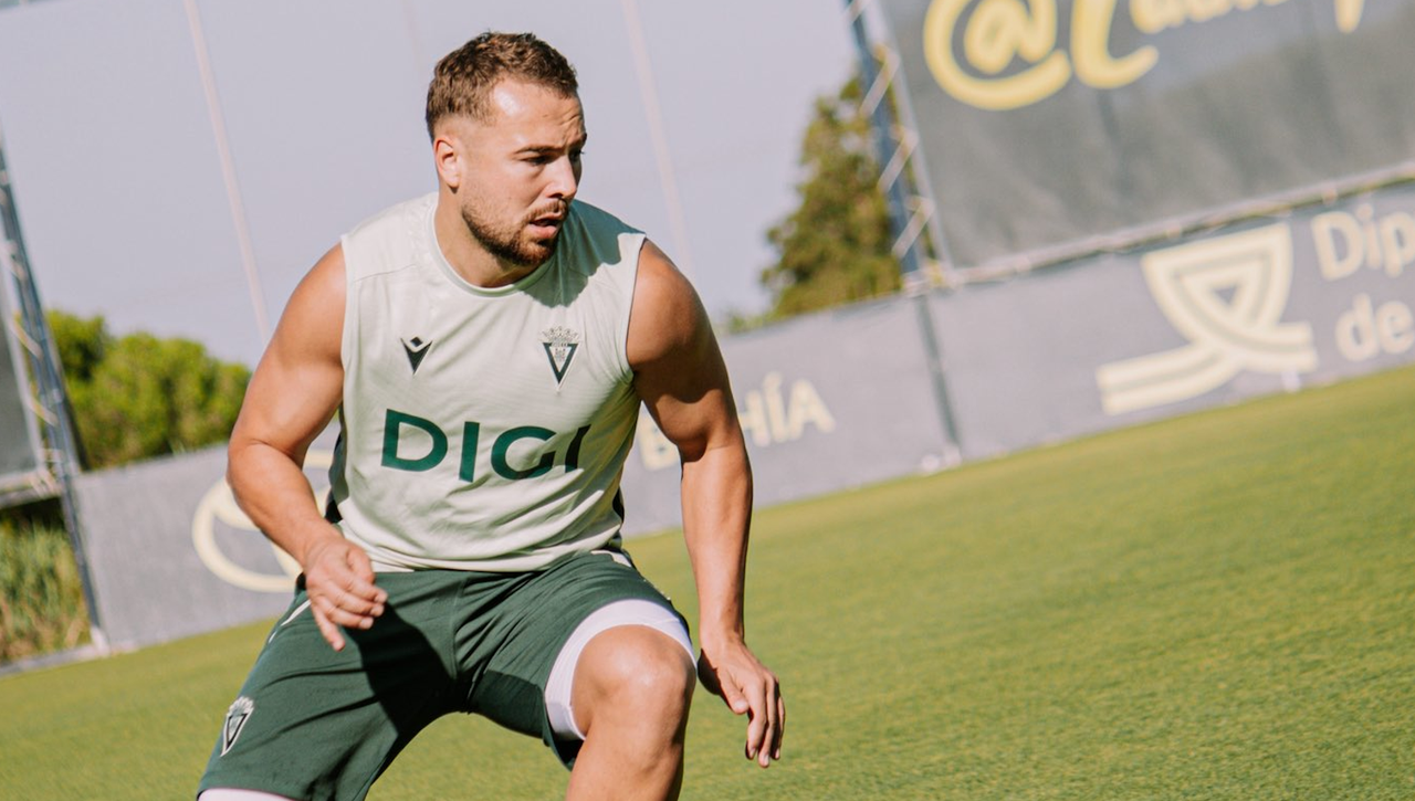 Ontiveros se queda fuera de la convocatoria del Cádiz