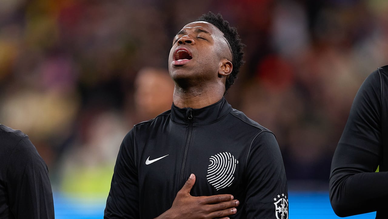 Vinicius apoya a Acuña y Quique Sánchez Flores por los casos de racismo