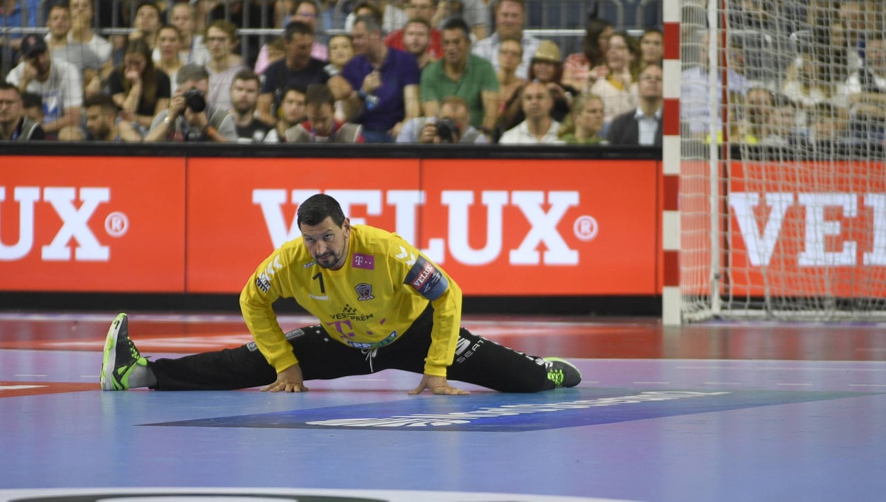 La leyenda del balonmano español Arpad Sterbik, en la UCI
