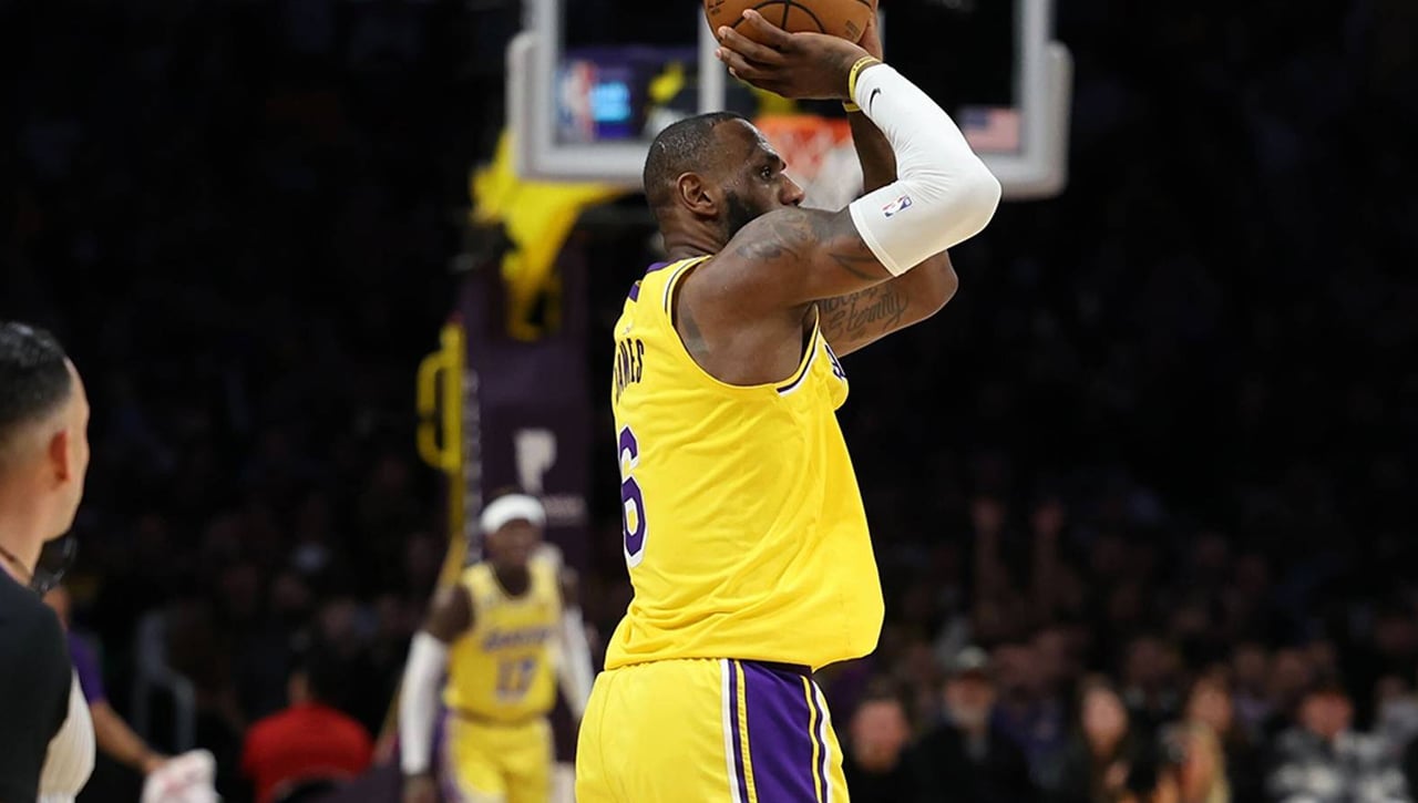 Los Lakers, sin LeBron ni Davis en un momento clave