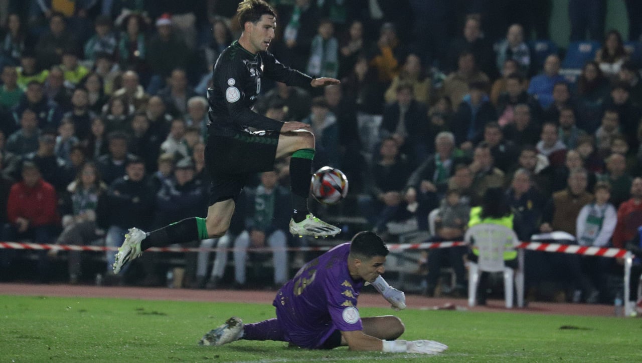 Villanovense 1-2 Betis: Sufrimiento agónico para seguir vivo en la Copa 