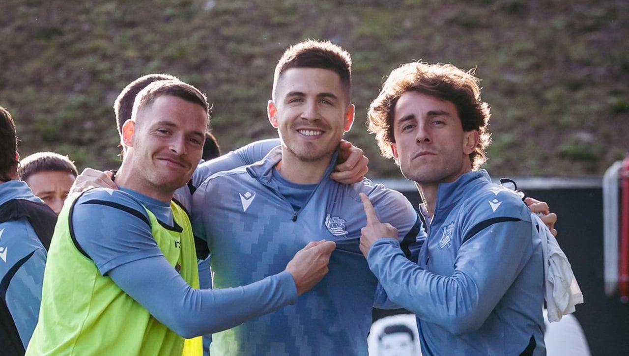 Zubeldia regresa a los planes de Sergio Francisco tras un mes ausente en el esquema de la Real Sociedad