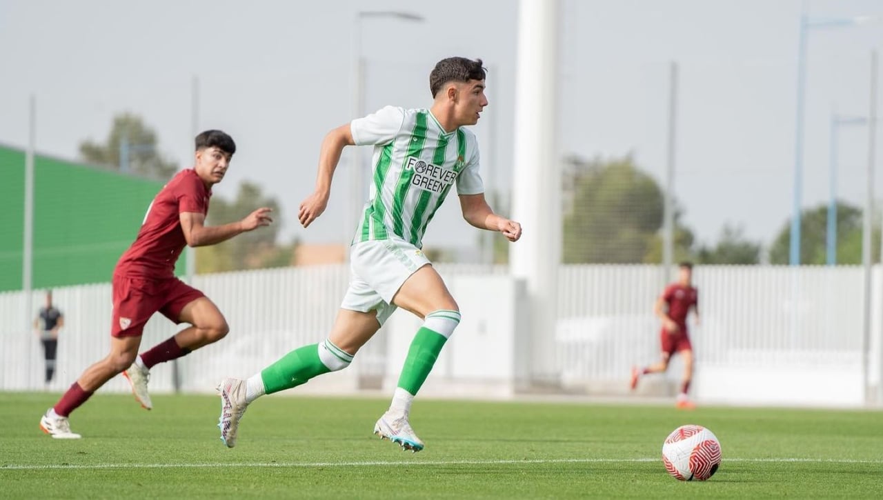 El golazo del 'crack' de la cantera del Betis que está enamorando