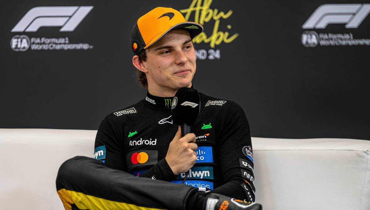 Oscar Piastri quiere vestirse de Alan Jones en Abu Dabi