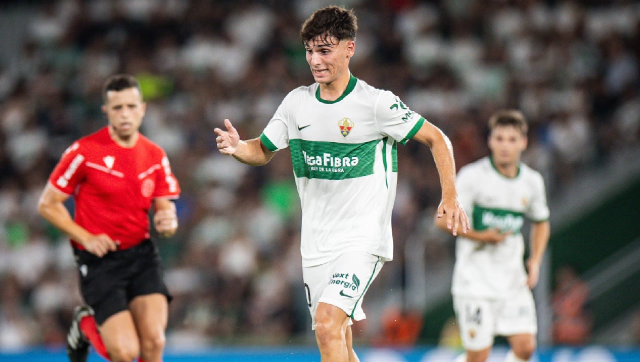 Cesc Fàbregas señala a Rodrigo Mendoza: el Como se interesa por la nueva joya del Elche