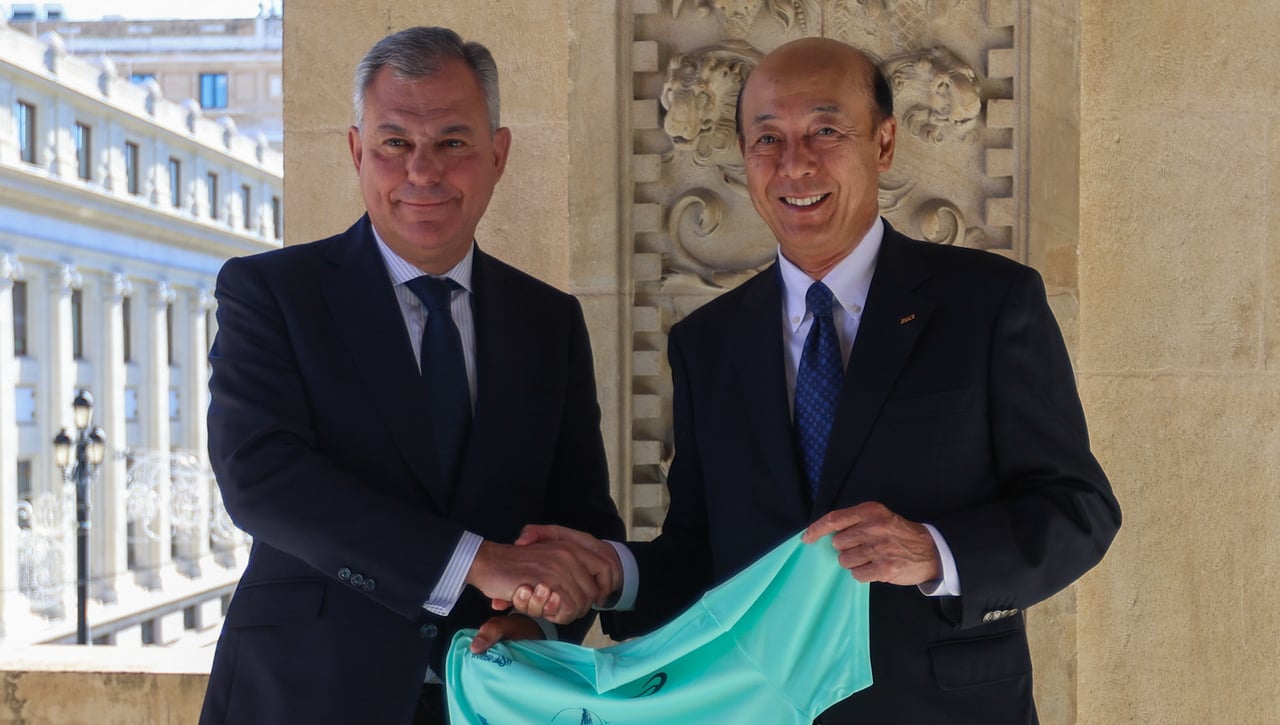 El Maratón de Sevilla 2024 ya tiene su camiseta conmemorativa