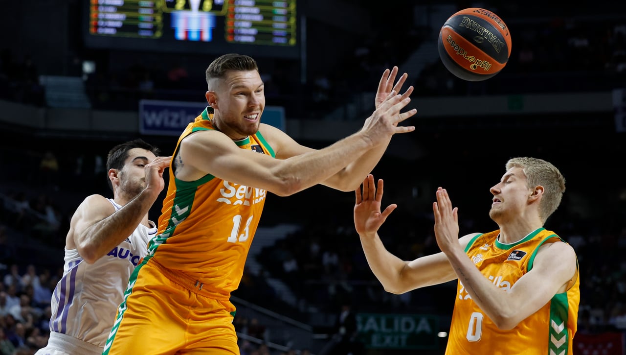 79-77: El Betis se condena al descenso en un final dramático