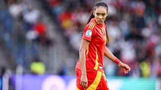 La lesión de Salma Paralluelo deja en vilo a España: ''Para mí hay una agresión''