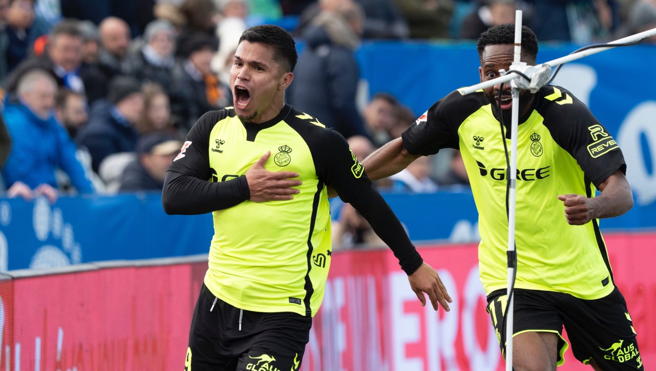 Bakambu y Cucho ríen, Vitor Roque desespera