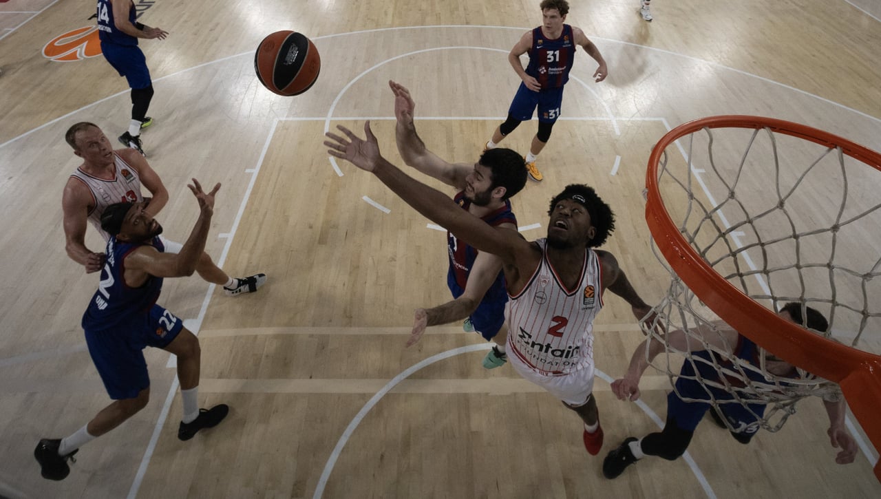 Barça 77-69 Olympiacos: Jabari Parker lidera al Barça para empatar la serie