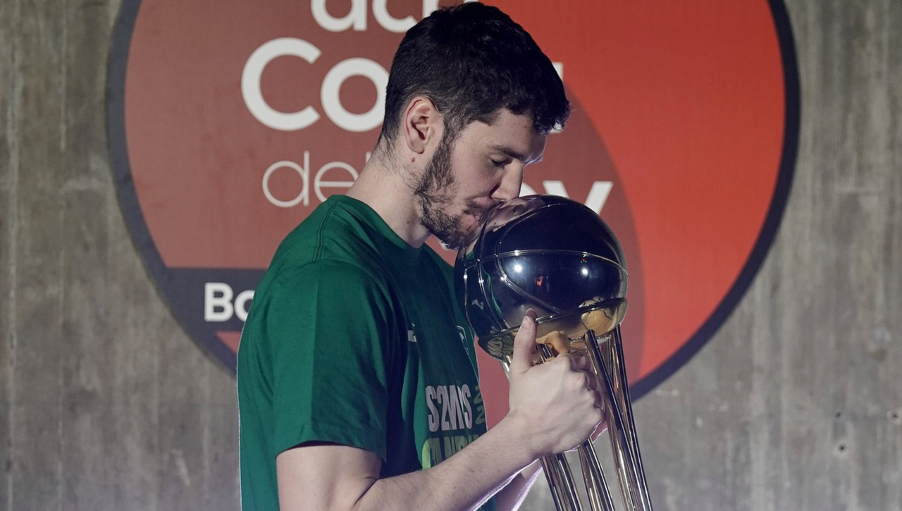 Darío Brizuela renueva con el Unicaja