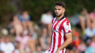 Unai Egiluz empieza a ver la luz al final del túnel: ya trabaja sobre el césped de Lezama