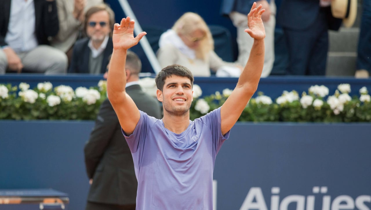 Carlos Alcaraz acaricia su tercer Conde de Godó