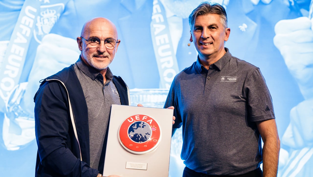 Luis de la Fuente, homenajeado 