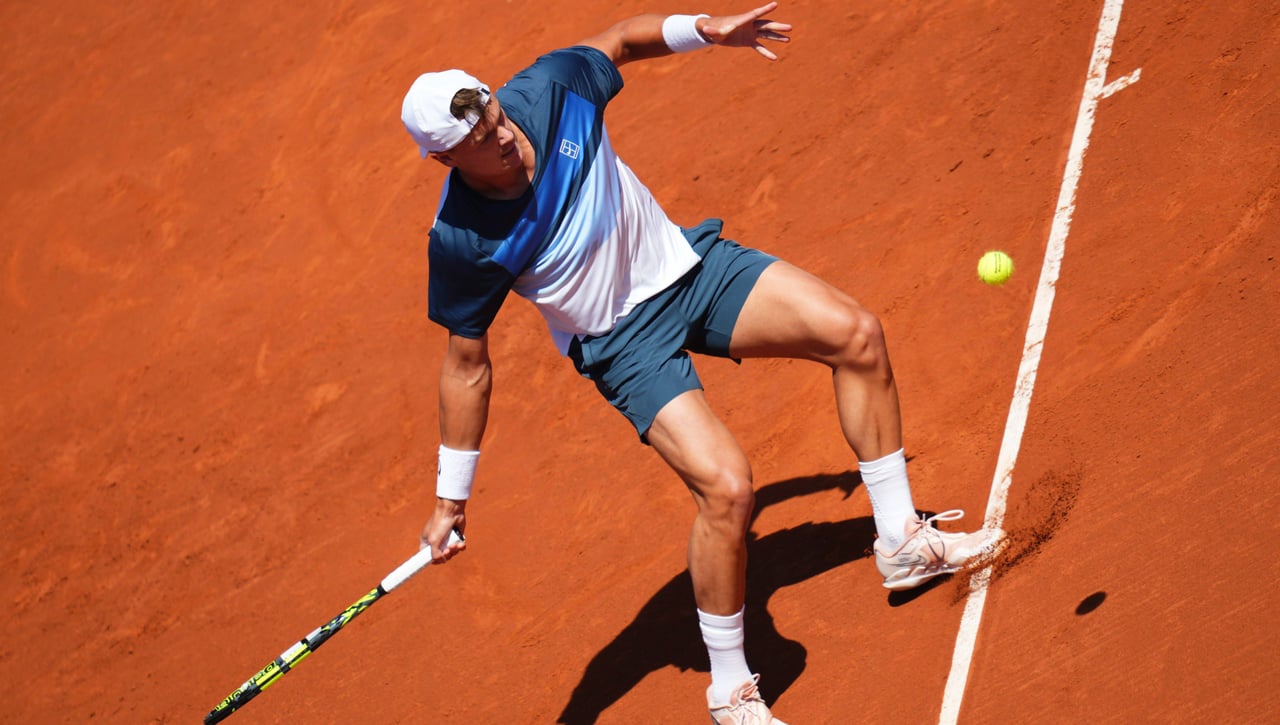 Rune se exhibe en el Godó y pone en alerta a Alcaraz