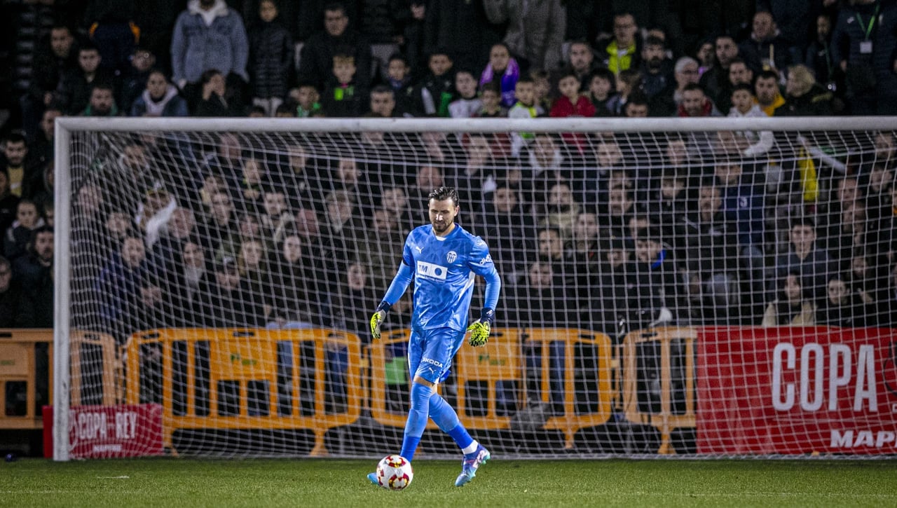 Se explica el fallo que dejó a los aficionados del Valencia sin ver el partido contra el Parla Escuela