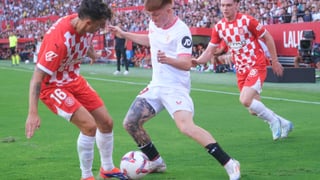 Barco revoluciona al Sevilla en su debut a pesar de su despiste en el gol de Iván Martín