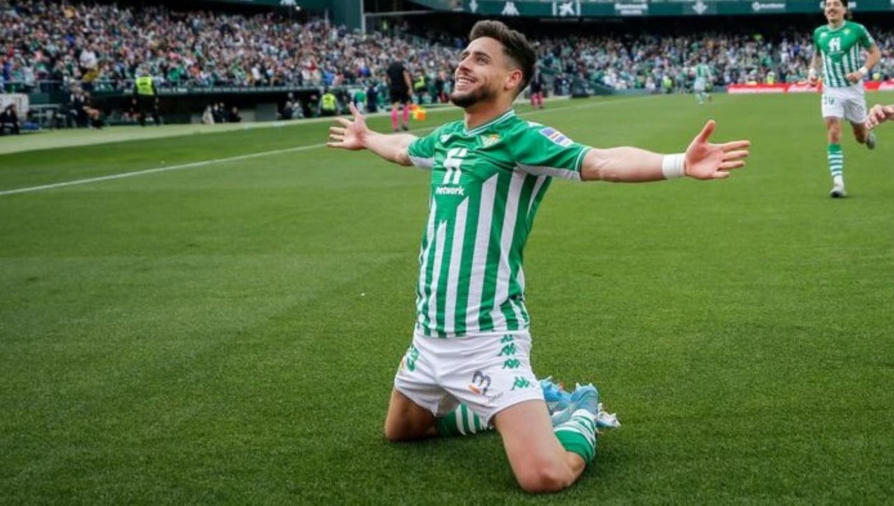 Álex Moreno le jura amor y fidelidad al Betis: Me quedo contigo