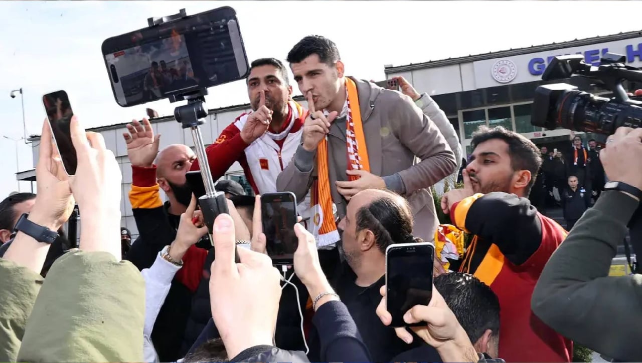 El espectacular recibimiento a Álvaro Morata en Estambul