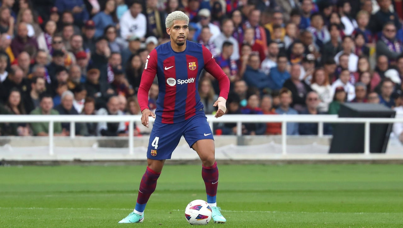 Muy pendientes de Ronald Araujo