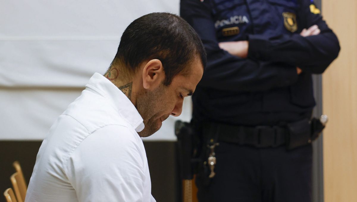 Lágrimas en el primer día del juicio a un Dani Alves "baboso"
