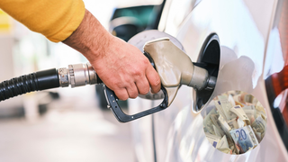 Cómo ahorrar dinero en gasolina en tu próximo viaje