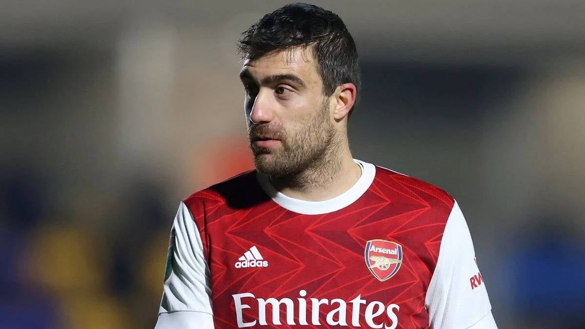 Sokratis hace un esfuerzo para jugar en el Betis