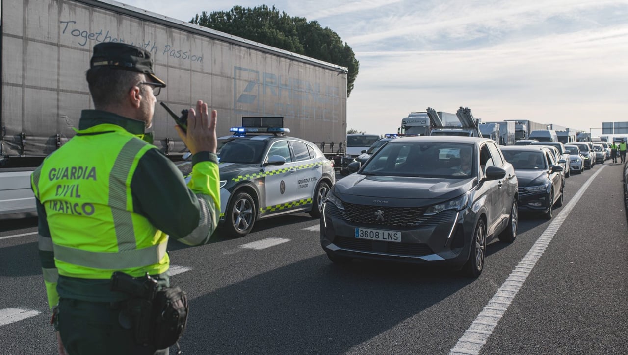 La DGT aumenta las multas de tráfico en verano: Estas son las más habituales 