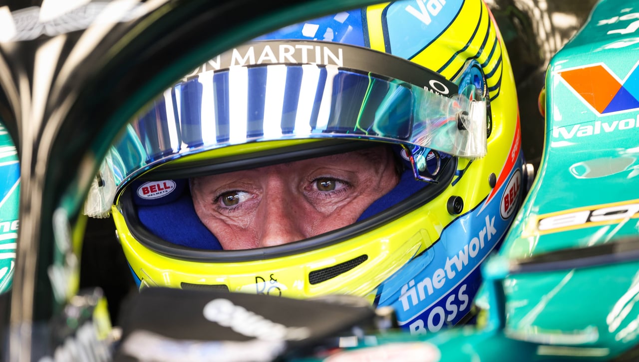 Alonso, muy pendiente de las dos ruedas