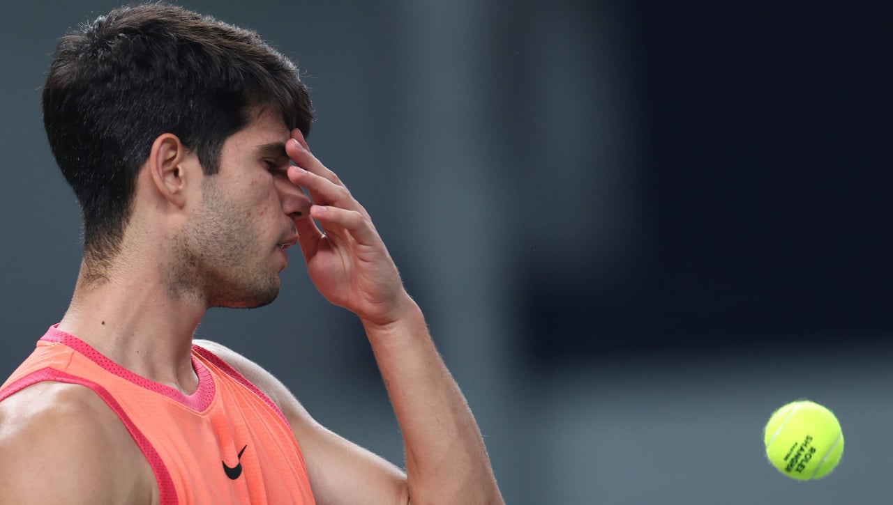 Carlos Alcaraz llega tarde a la Copa Davis