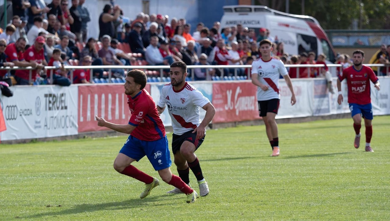 Teruel 1-0 Sevilla Atlético: Estrellado contra el larguero y su propia ineficacia