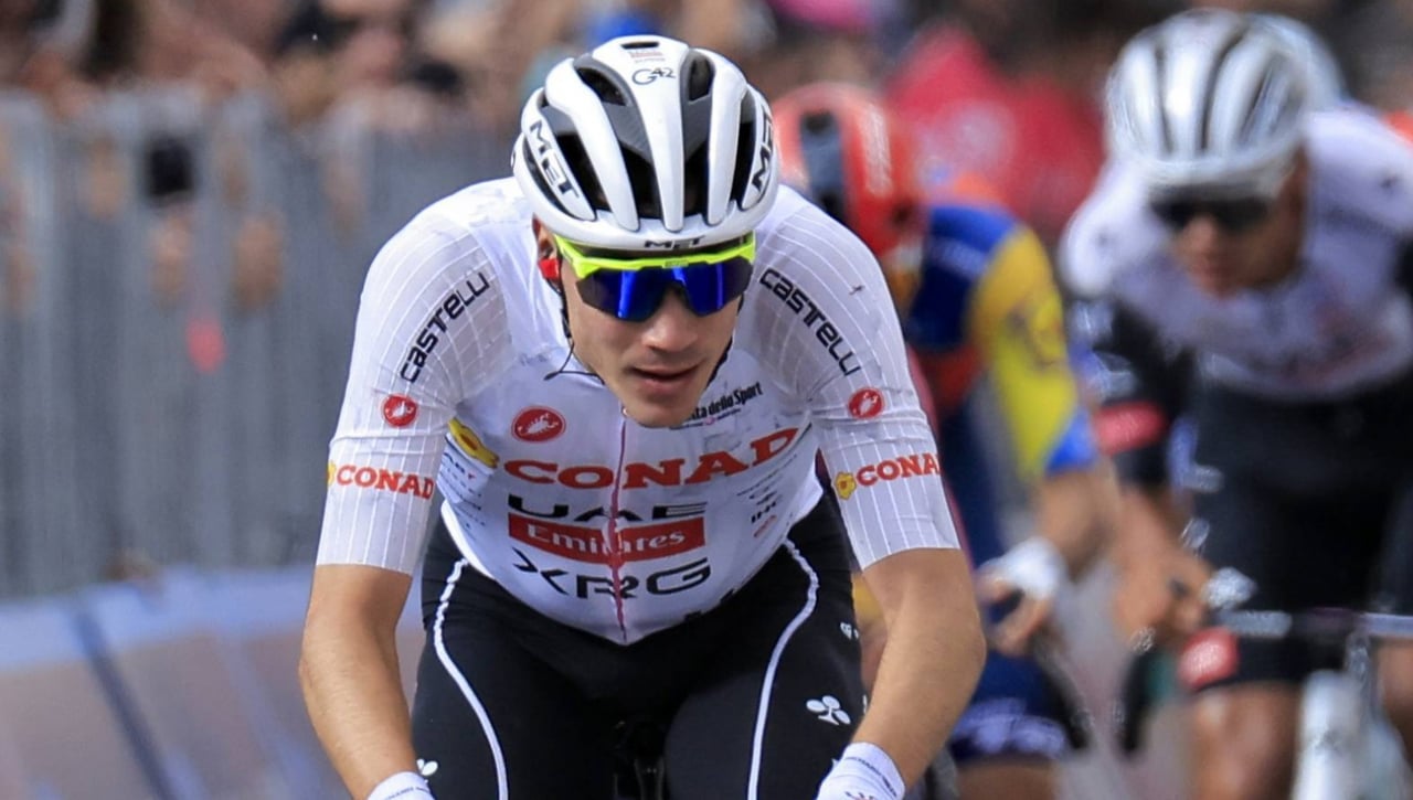 Juan Ayuso confirma las sospechas y el Giro tiembla