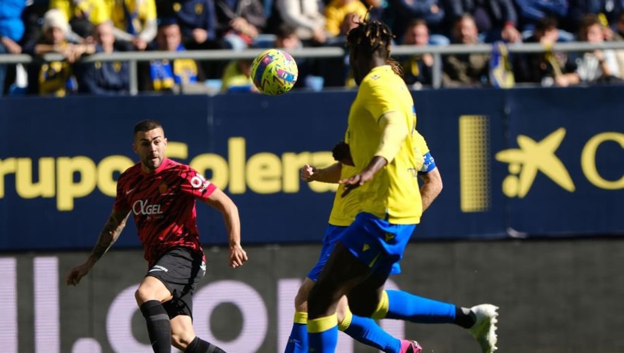 El refuerzo de enero del Cádiz para su defensa