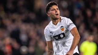 Hugo Duro comparte el enfado de la afición: "A mí me encanta ser jugador de Valencia, pero me toca apretar el culo y aguantar la crítica del aficionado, que por algo será"
