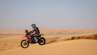 Clasificación Rally Dakar tras la etapa 7 | Schareina se queda solo ante el peligro mientras Sainz y Roma no pierden el paso