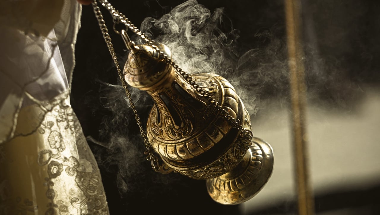 El olor a incienso causa un problema entre los vecinos de un piso