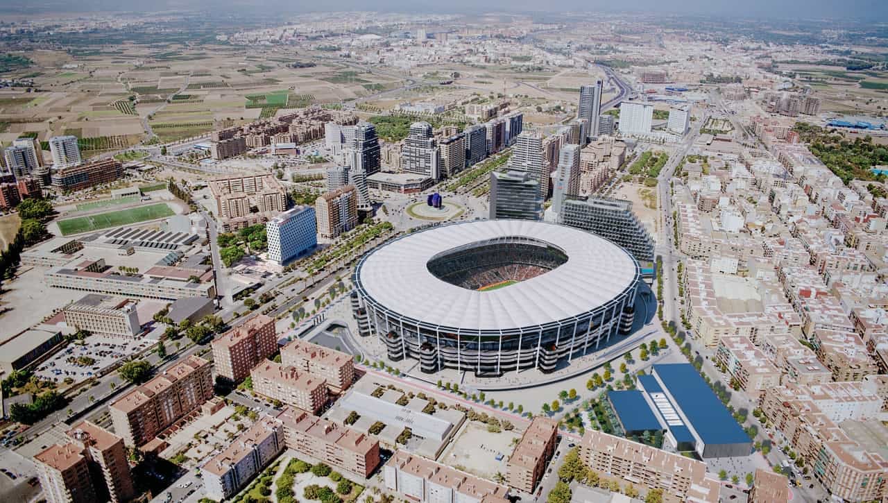 Aprieta para que el Nou Mestalla sea sede del Mundial 2030 con Vigo pendiente: "Tiene que estar"